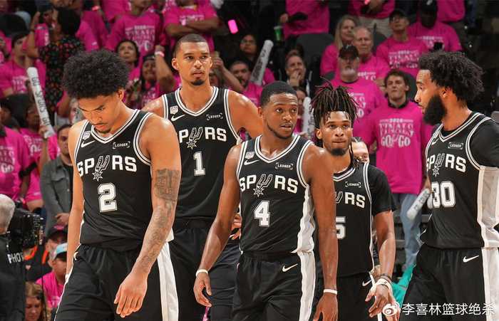 马刺输球3大罪人出炉！福克斯13中3低迷，主帅斗法布朗完爆师弟